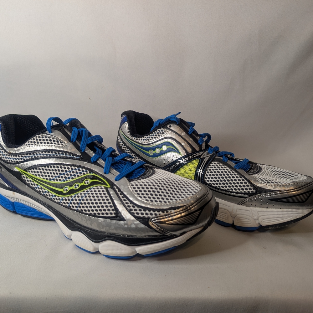 NIB Saucony Progrid Omni 11 Men's Size 11 Running Shoes